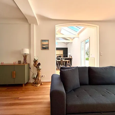 Renovated In The Heart Of Outbuilding Villa