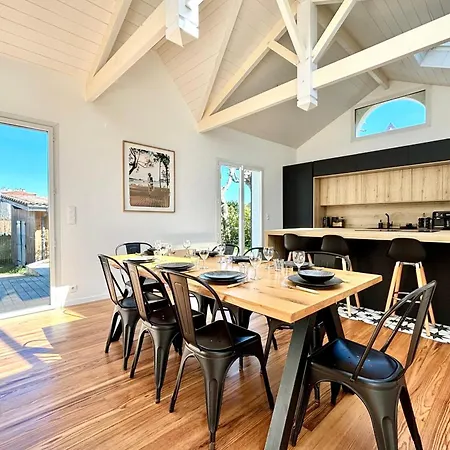 Renovated In The Heart Of Outbuilding *