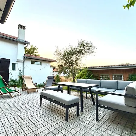 Villa Renovated In The Heart Of Outbuilding *