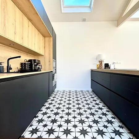 Renovated In The Heart Of Outbuilding *